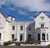 Trinity Hill Apartments - New Castle Holiday
