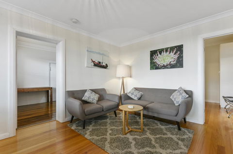 Trinity Hill Apartments - New Castle Holiday 9