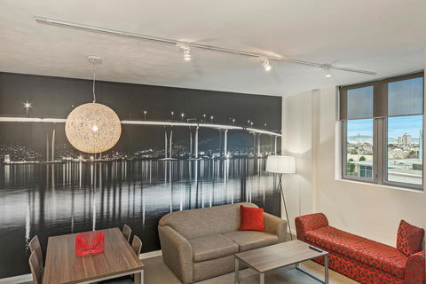 Mantra One Sandy Bay Road - New Castle Holiday 16