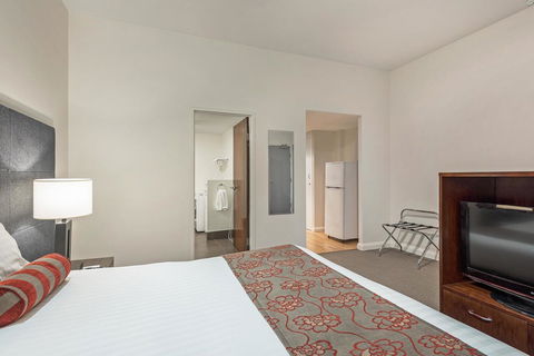 Mantra One Sandy Bay Road - New Castle Holiday 13
