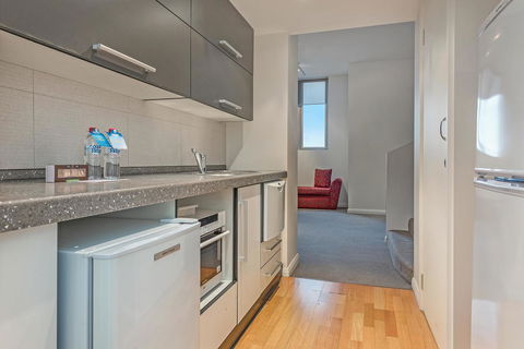 Mantra One Sandy Bay Road - New Castle Holiday 5
