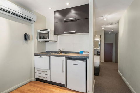 Mantra One Sandy Bay Road - New Castle Holiday 25