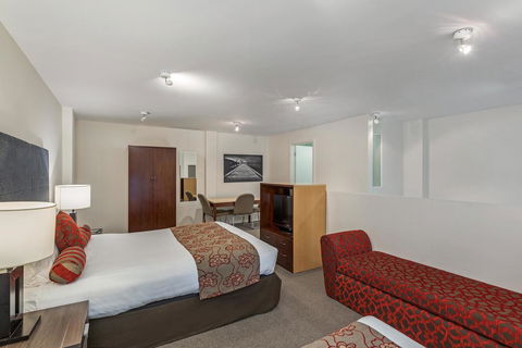 Mantra One Sandy Bay Road - New Castle Holiday 14