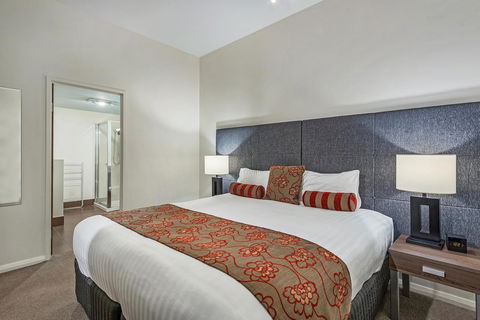 Mantra One Sandy Bay Road - New Castle Holiday 2