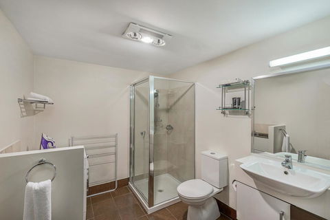 Mantra One Sandy Bay Road - New Castle Holiday 22