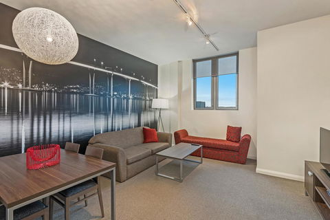 Mantra One Sandy Bay Road - New Castle Holiday 3