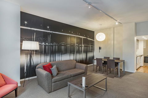 Mantra One Sandy Bay Road - New Castle Holiday 6
