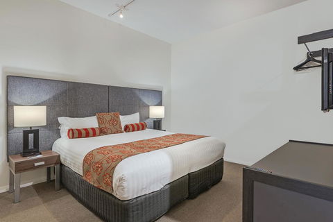 Mantra One Sandy Bay Road - New Castle Holiday 24