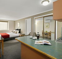 Quest Waterfront - New Castle Holiday