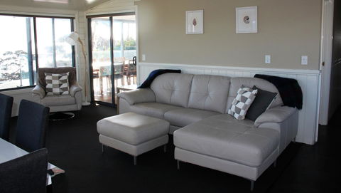 SEA EAGLE COTTAGE Amazing Views Of Bay Of Fires - New Castle Holiday 5