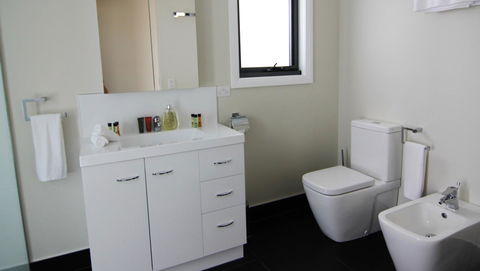SEA EAGLE COTTAGE Amazing Views Of Bay Of Fires - New Castle Holiday 28