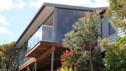 SEA EAGLE COTTAGE Amazing Views Of Bay Of Fires - New Castle Holiday 11