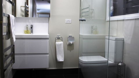 SEA EAGLE COTTAGE Amazing Views Of Bay Of Fires - New Castle Holiday 9