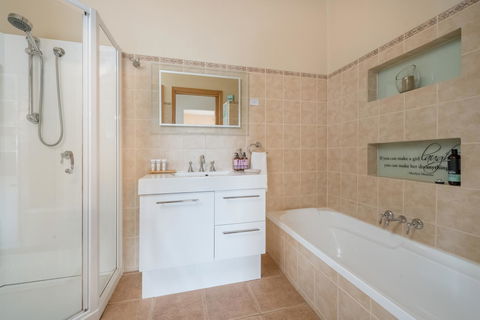 Jones On Wilson Boutique B&B - New Castle Holiday 6