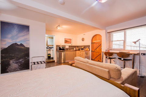 Jones On Wilson Boutique B&B - New Castle Holiday 18