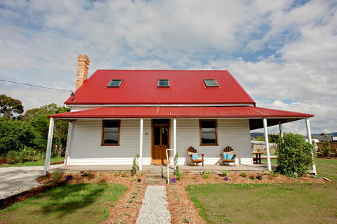 The Holiday Home People - New Castle Holiday 18