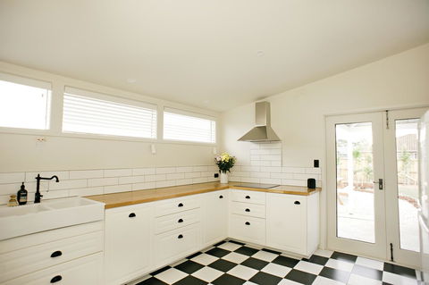 The Holiday Home People - New Castle Holiday 20