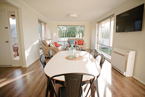 The Holiday Home People - New Castle Holiday 8