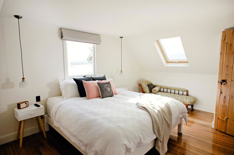 The Holiday Home People - New Castle Holiday 25