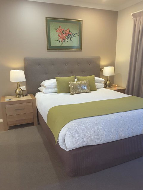 On The Terrace - New Castle Holiday 10