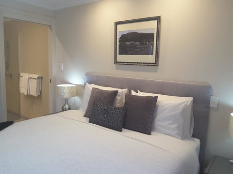 On The Terrace - New Castle Holiday 8