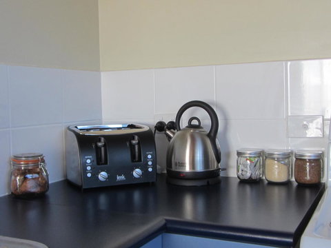 Elm Trees Accommodation @ Ross - New Castle Holiday 20