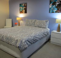 Elm Trees Accommodation  Ross - New Castle Holiday