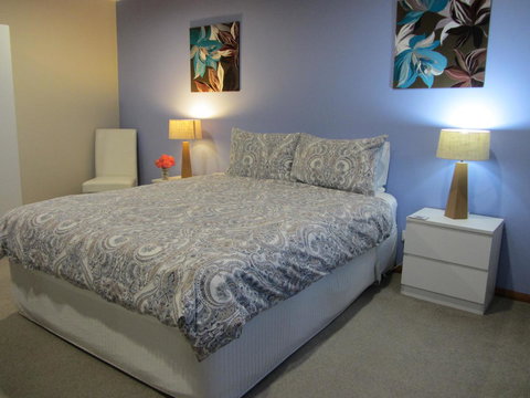 Elm Trees Accommodation @ Ross - New Castle Holiday 0