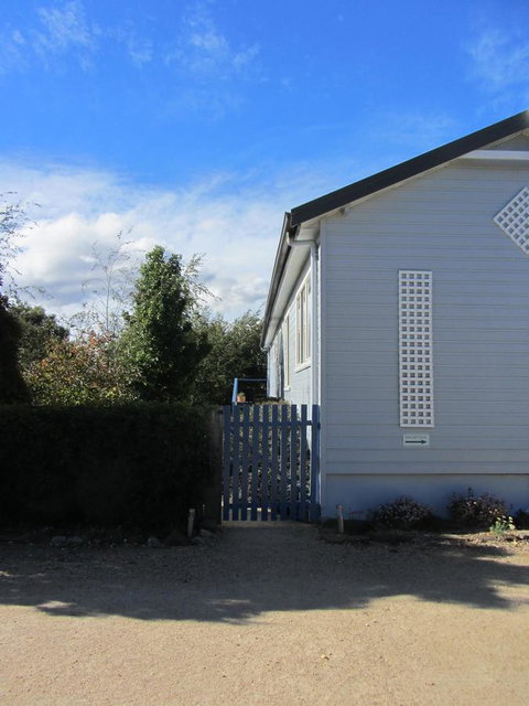 Elm Trees Accommodation @ Ross - New Castle Holiday 3