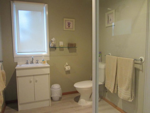 Elm Trees Accommodation @ Ross - New Castle Holiday 10