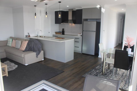 Hilltop Ocean Views å±±é¡¶æµ·æ™¯ - New Castle Holiday 0