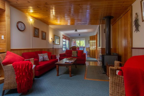 Hamlet Downs Country Accommodation - New Castle Holiday 10