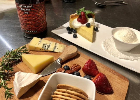 Hamlet Downs Country Accommodation - New Castle Holiday 5