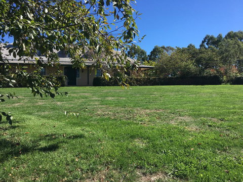 CLAYFIELD HOMESTEAD - Rustic Country Accommodation - New Castle Holiday 1