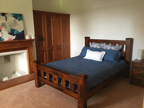 CLAYFIELD HOMESTEAD - Rustic Country Accommodation - New Castle Holiday 10