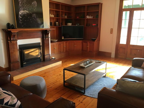 CLAYFIELD HOMESTEAD - Rustic Country Accommodation - New Castle Holiday 4