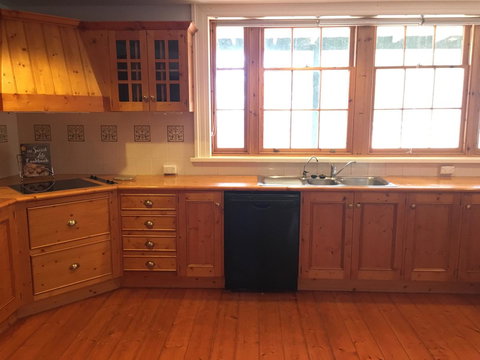 CLAYFIELD HOMESTEAD - Rustic Country Accommodation - New Castle Holiday 7