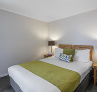 Nesuto Chippendale - New Castle Holiday