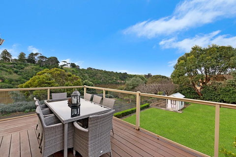 Nevertire - New Castle Holiday 0