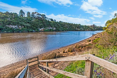 Nevertire - New Castle Holiday 1