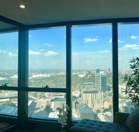 New high rise Southbank Apartment with park views - New Castle Holiday