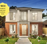 NEW Inner Melb Luxury Modern Grand Holiday House - Great Location Wifi Parking - New Castle Holiday