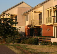 Newcastle Harbourside Terraces - New Castle Holiday
