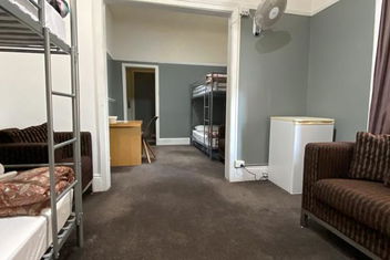 Newcastle Hotel with New Castle Holiday