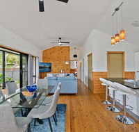 Newcastle Short Stay Apartments - Glebe Road Adamstown - New Castle Holiday