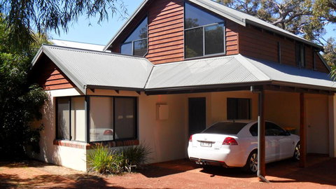 Ngulla Maya - New Castle Holiday 0