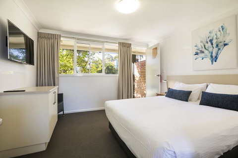 Nightcap At Golden Beach Tavern - New Castle Holiday 1