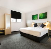 Nightcap at St Albans Hotel - New Castle Holiday