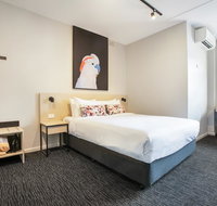 Nightcap at the Charles Hotel - New Castle Holiday