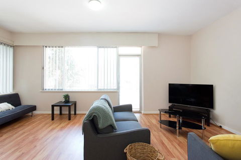 Nights On Broadway - Close To River, UWA & Hospitals - New Castle Holiday 2